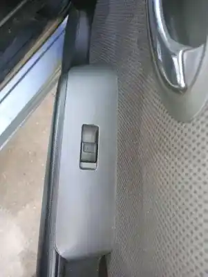 Автозапчасти б/у ВЫКЛЮЧАТЕЛЬ ПЕРЕДНЕГО ПРАВОГО ОКНА за HONDA JAZZ (GD1/5)  ссылки OEM IAM   