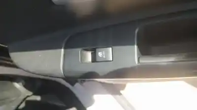 Pièce détachée automobile d'occasion commande de lève vitre arrière droit pour kia ceed (ed) d-d4ea références oem iam 