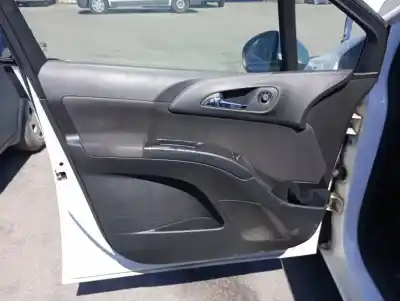 Автозапчастина б/у оббірка передніх дверей ліва для OPEL MERIVA B A13DTE Посилання на OEM IAM   