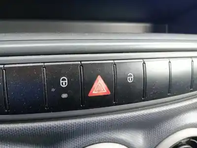 Second-hand car spare part Hazard Warning Lights for SMART FORFOUR M134910 OEM IAM references   