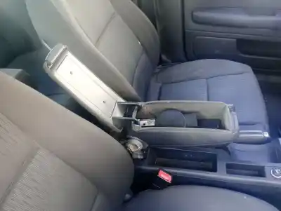 Автозапчасти б/у центральный подлокотник за audi a4 b7 avant (8ed) 2.0 tdi 16v ссылки oem iam   