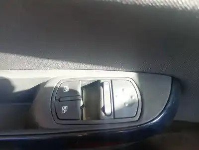 Автозапчастина б/у передні вікний вмикач для OPEL CORSA E (X15) 1.4 TURBO (08, 68) Посилання на OEM IAM   
