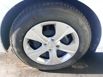 Recambio de automóvil de segunda mano de TAPACUBOS para DACIA SANDERO  referencias OEM IAM   