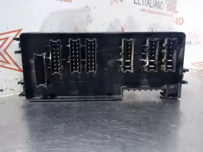 Pièce détachée automobile d'occasion BOÎTES À FUSIBLES pour MERCEDES-BENZ CLASE ML (BM 164)  Références OEM IAM A1645402372  