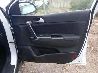 Peça sobressalente para automóvel em segunda mão forra / revestimento da porta dianteira direita por kia sportage (ql) d4fd referências oem iam 