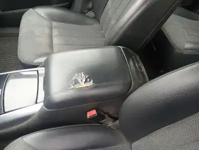 Автозапчастина б/у центральний подлокник для mercedes-benz clase r (w251) om642950 посилання на oem iam 