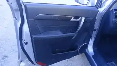 Pièce détachée automobile d'occasion garniture de porte avant gauche pour chevrolet captiva (c100, c140) 3.0 4wd références oem iam 