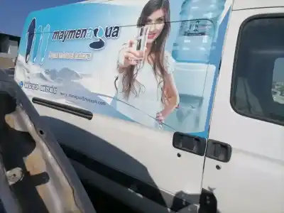 Recambio de automóvil de segunda mano de PUERTA LATERAL CORREDERA DERECHA para RENAULT MASTER II FASE 2 FURGÓN G9U referencias OEM IAM   