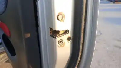 Pezzo di ricambio per auto di seconda mano Serratura Porta Anteriore Destra per SSANGYONG KORANDO OM662LA Riferimenti OEM IAM   