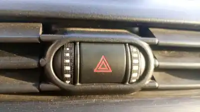 Peça sobressalente para automóvel em segunda mão INTERRUPTOR 4 PISCAS - EMERGÊNCIA por ALFA ROMEO GIULIETTA (191) 940C1000 Referências OEM IAM   
