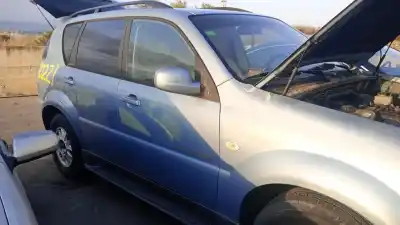 Pezzo di ricambio per auto di seconda mano porta anteriore destra per ssangyong rexton d27dt riferimenti oem iam 