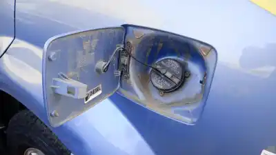Recambio de automóvil de segunda mano de TAPA EXTERIOR COMBUSTIBLE para SSANGYONG REXTON D27DT referencias OEM IAM   