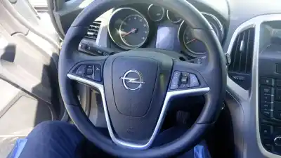 İkinci el araba yedek parçası  için OPEL ASTRA J BERLINA 5P  OEM IAM referansları   