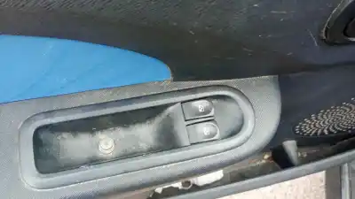 Автозапчастина б/у передні вікний вмикач для renault twingo ii (cn0_) 1.2 16v (cn04, cn0a, cn0b) посилання на oem iam 