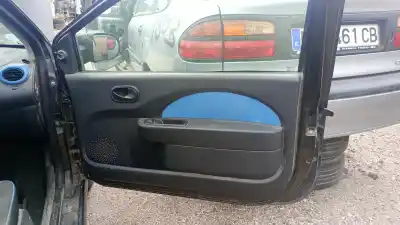 Автозапчастина б/у обработка передніх правіх дверей для renault twingo ii (cn0_) 1.2 16v (cn04, cn0a, cn0b) посилання на oem iam 