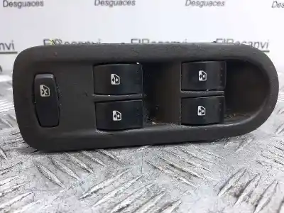 Recambio de automóvil de segunda mano de Mando Elevalunas Delantero Izquierdo para RENAULT MEGANE II BERLINA 5P G/K4M T7 referencias OEM IAM 156018070  