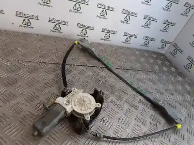Peça sobressalente para automóvel em segunda mão Elevador De Vidros Dianteira Esquerda por RENAULT CLIO II FASE II (B/CB0) Base Authentique 65 CV / 48 KW Referências OEM IAM 82002098  2 PINS