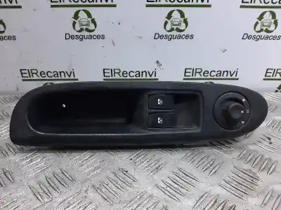 Автозапчасти б/у выключатель левого переднего окна за RENAULT CLIO II FASE II (B/CB0) Authentique ссылки OEM IAM 8200084008  