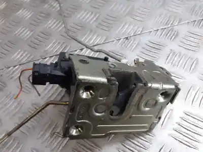 Second-hand car spare part left front door lock for dacia logan ambiance oem iam references   