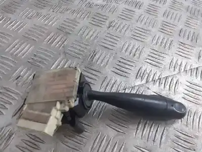 Автозапчастина б/у управління світлом для TOYOTA YARIS (NCP1/NLP1/SCP1) 1.3 16V CAT Посилання на OEM IAM 1736481  