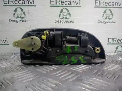 Автозапчастина б/у ліва передня зовнішня ручка для RENAULT KANGOO (F/KC0) ALIZE 75 CV / 55 KW Посилання на OEM IAM 7700354476  