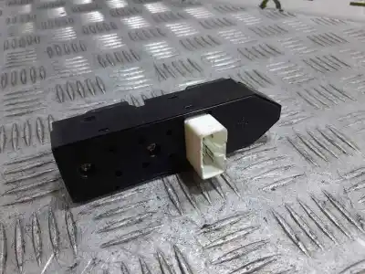 Автозапчастина б/у передній правий віконний вимикач для kia magentis active 140 cv / 103 kw посилання на oem iam 457511   Автозапчастина б/у передній правий віконний вимикач для kia magentis active 140 cv / 103 kw посилання на oem iam 457511