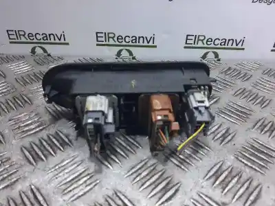 Pièce détachée automobile d'occasion commande de lève vitre avant gauche pour renault scenic ii authentique références oem iam 156018070c  