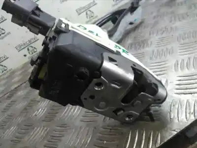 Peça sobressalente para automóvel em segunda mão fechadura da porta dianteira direita por peugeot 308 confort referências oem iam   