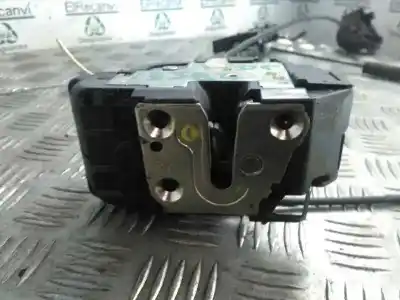 Second-hand car spare part front right door lock for nissan note (e11e) note (e11e) oem iam references   