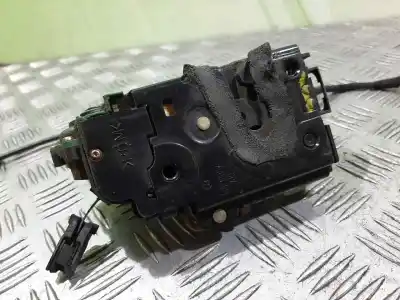 Second-hand car spare part Left Front Door Lock for VOLKSWAGEN POLO (9N1) GT OEM IAM references C3B1837015AM  