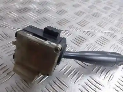 Автозапчастина б/у управління світлом для TOYOTA YARIS (NCP1/NLP1/SCP1) 1.0 Linea Luna Посилання на OEM IAM 1736481  