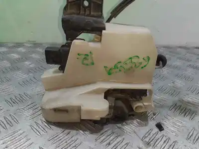 Автозапчастина б/у замок передніх дверей лівий для VOLKSWAGEN PASSAT B5.5 VARIANT (3B6) 1.9 TDI Посилання на OEM IAM   