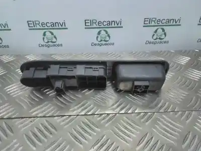 Pièce détachée automobile d'occasion Commande De Lève Vitre Avant Droit pour PEUGEOT 307 BREAK / SW (S1) BREAK XS Références OEM IAM 96351625XT   Pièce détachée automobile d'occasion Commande De Lève Vitre Avant Droit pour PEUGEOT 307 BREAK / SW (S1) BREAK XS Références OEM IAM 96351625XT
