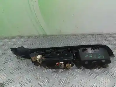 Peça sobressalente para automóvel em segunda mão botão / interruptor elevador vidro dianteiro esquerdo por mazda 6 berlina (gg) 2.0 crtd 136 active referências oem iam gj6a684l6