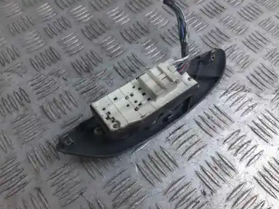 Pièce détachée automobile d'occasion commande de lève vitre avant gauche pour toyota yaris (ncp1/nlp1/scp1) 1.0 linea terra références oem iam   