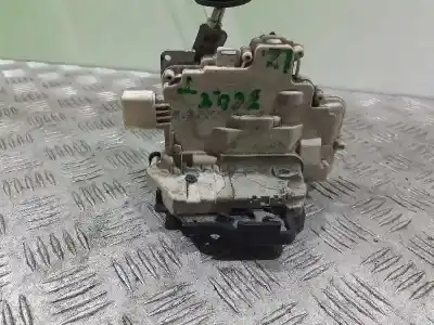 Peça sobressalente para automóvel em segunda mão fechadura da porta traseira esquerda por audi a4 berlina (8e) 2.0 tdi 16v (103kw) referências oem iam 8e0839015aa