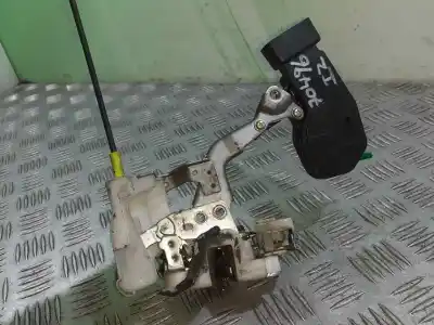 Peça sobressalente para automóvel em segunda mão fechadura da porta dianteira esquerda por peugeot 107 (pm_, pn_) 1.4 hdi referências oem iam 