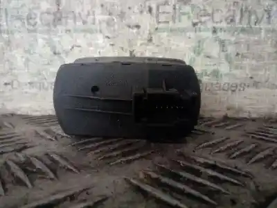 Peça sobressalente para automóvel em segunda mão Botão / Interruptor Elevador Vidro Dianteiro Esquerdo por OPEL CORSA D Enjoy Referências OEM IAM 13258521  