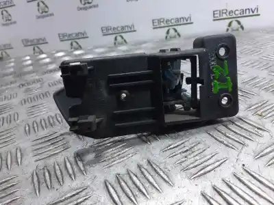 Автозапчастина б/у ЛІВА ПЕРЕДНЯ ВНУТРІШНЯ РУЧКА для KIA CARENS II MONOSPACE (FJ)  Посилання на OEM IAM OK2FA59330  