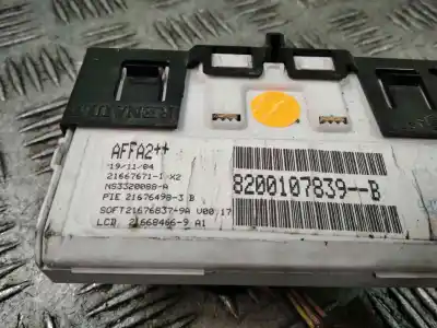 Pièce détachée automobile d'occasion écran multifonctions pour renault megane ii familiar authentique confort références oem iam 8200107839  