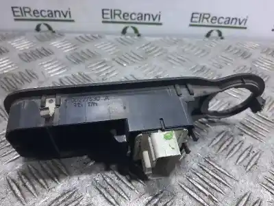 Автозапчасти б/у ВЫКЛЮЧАТЕЛЬ ЛЕВОГО ПЕРЕДНЕГО ОКНА за RENAULT MODUS I  ссылки OEM IAM 8200277630A  