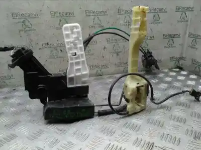 Second-hand car spare part left front door lock for kia magentis active oem iam references   