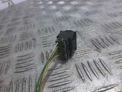 Peça sobressalente para automóvel em segunda mão botão / interruptor elevador vidro dianteiro esquerdo por citroen berlingo 2.0 hdi 600 furg. referências oem iam 