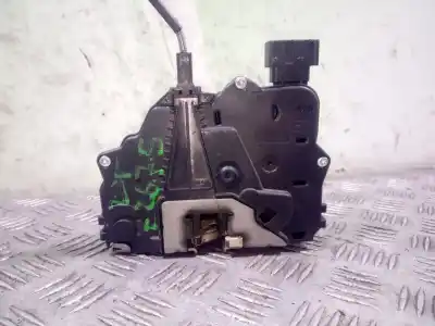 Second-hand car spare part front right door lock for opel corsa d cosmo oem iam references 13258274 0325407955 290607