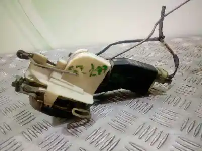 Second-hand car spare part front right door lock for opel corsa b top 100 (e) oem iam references 90493702