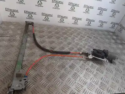 Автозапчасти б/у РЕГУЛЯТОР СТЕКЛА ПЕРЕДНЕГО ПРАВОГО за PEUGEOT 106 (S2)  ссылки OEM IAM 400672T5  2 PINS
