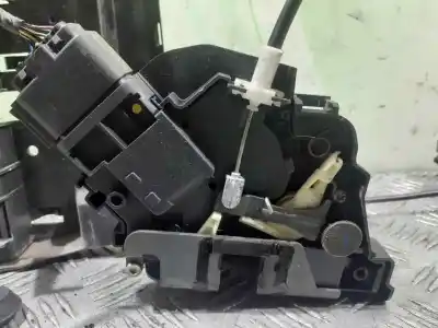 Peça sobressalente para automóvel em segunda mão fechadura da porta dianteira direita por ford focus berlina (cap) ambiente (d) referências oem iam 240000100