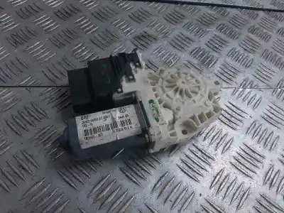 Автозапчастина б/у двигатель заднього правого скла для SEAT LEON (1M1) Sport F.R. 150 CV / 110 KW Посилання на OEM IAM 1C0959812A  