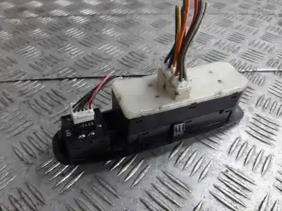 Peça sobressalente para automóvel em segunda mão botão / interruptor elevador vidro dianteiro esquerdo por hyundai accent (lc) gl 4p referências oem iam   