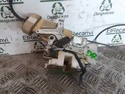 Pezzo di ricambio per auto di seconda mano serratura porta anteriore destra per toyota yaris (ncp1/nlp1/scp1) 1.3 16v cat riferimenti oem iam 000226  